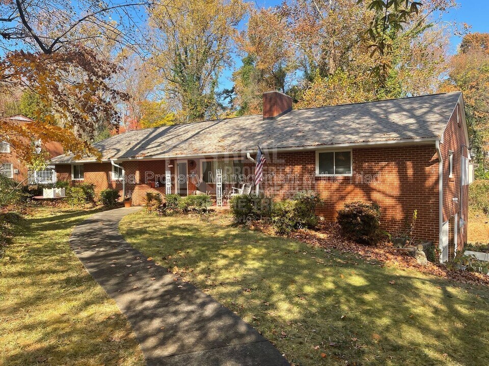 1901 Angelo St in Winston-Salem, NC - Building Photo