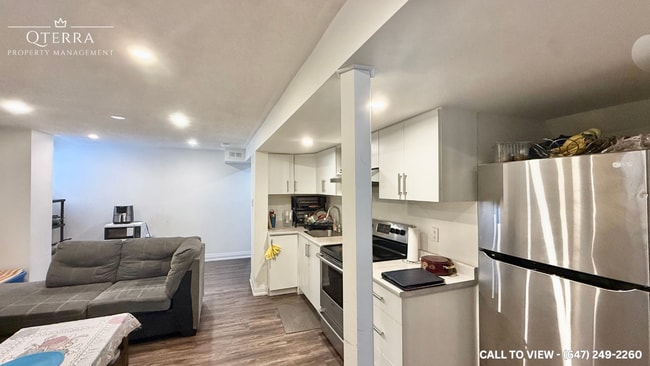 3278 Wilmar Cres in Mississauga, ON - Building Photo - Building Photo