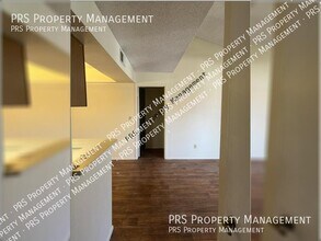 10610 S 48th St in Phoenix, AZ - Foto de edificio - Building Photo