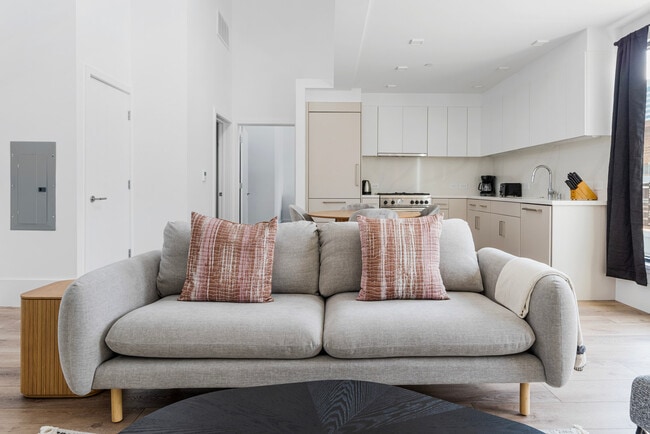 1288 Howard St in San Francisco, CA - Foto de edificio - Building Photo