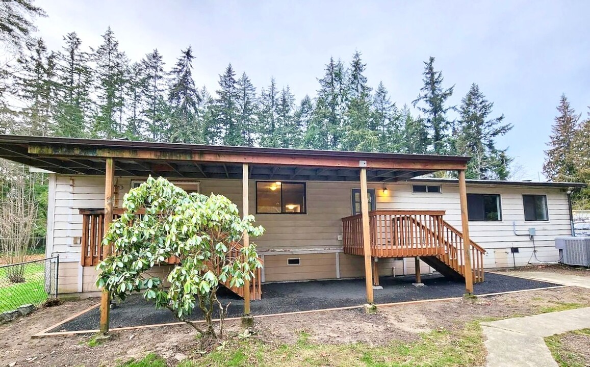 861 Rowan Ln SE in Port Orchard, WA - Building Photo