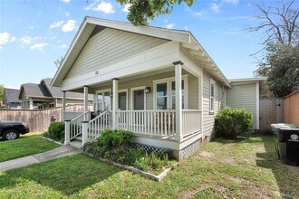 732 E 12th 1/2 St in Houston, TX - Building Photo - Building Photo