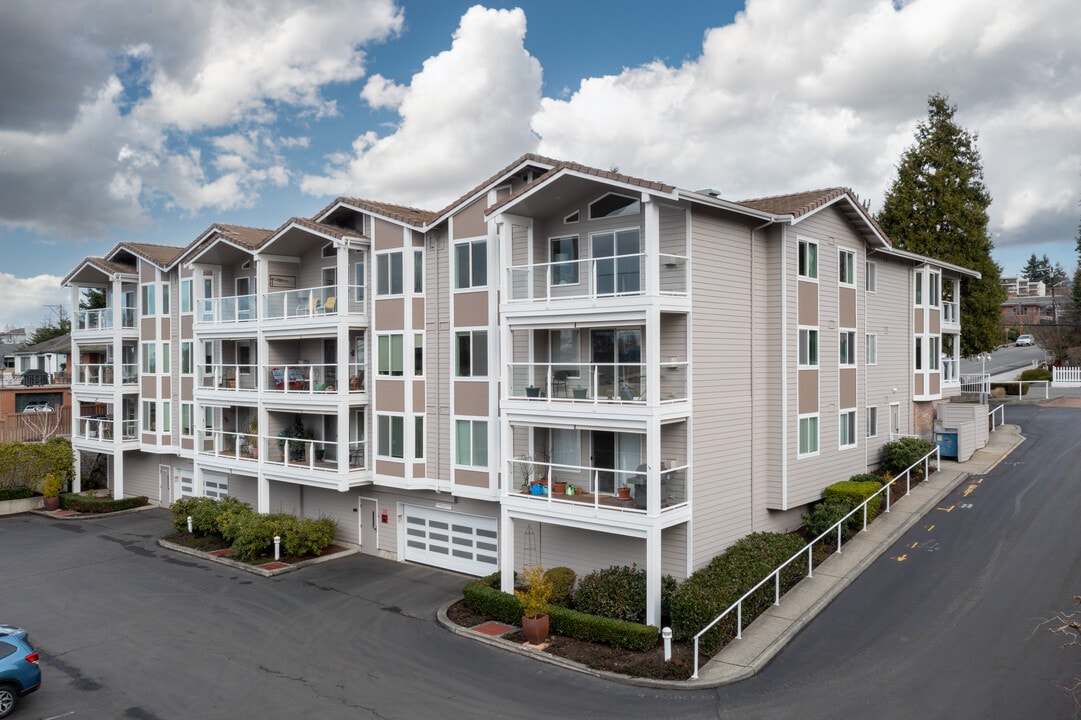 Stella's Landing in Edmonds, WA - Foto de edificio