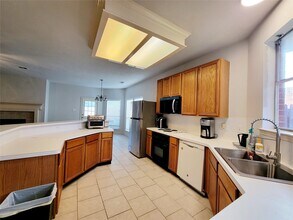 812 Featherbrook Ct in Sugar Land, TX - Building Photo - Building Photo