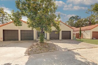 16235 Golf Club Dr in Crosby, TX - Building Photo - Building Photo