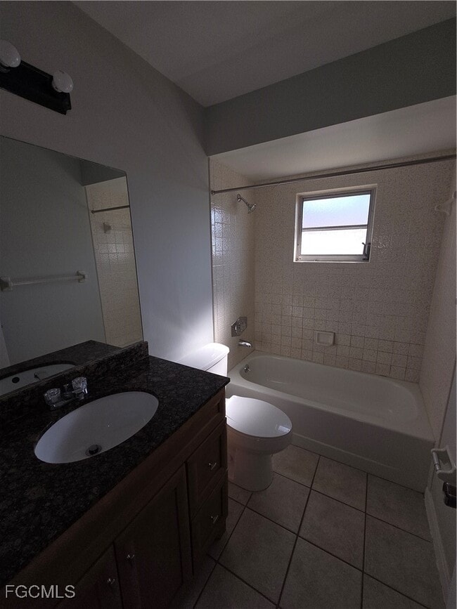 101 SE 23rd Pl in Cape Coral, FL - Building Photo - Building Photo