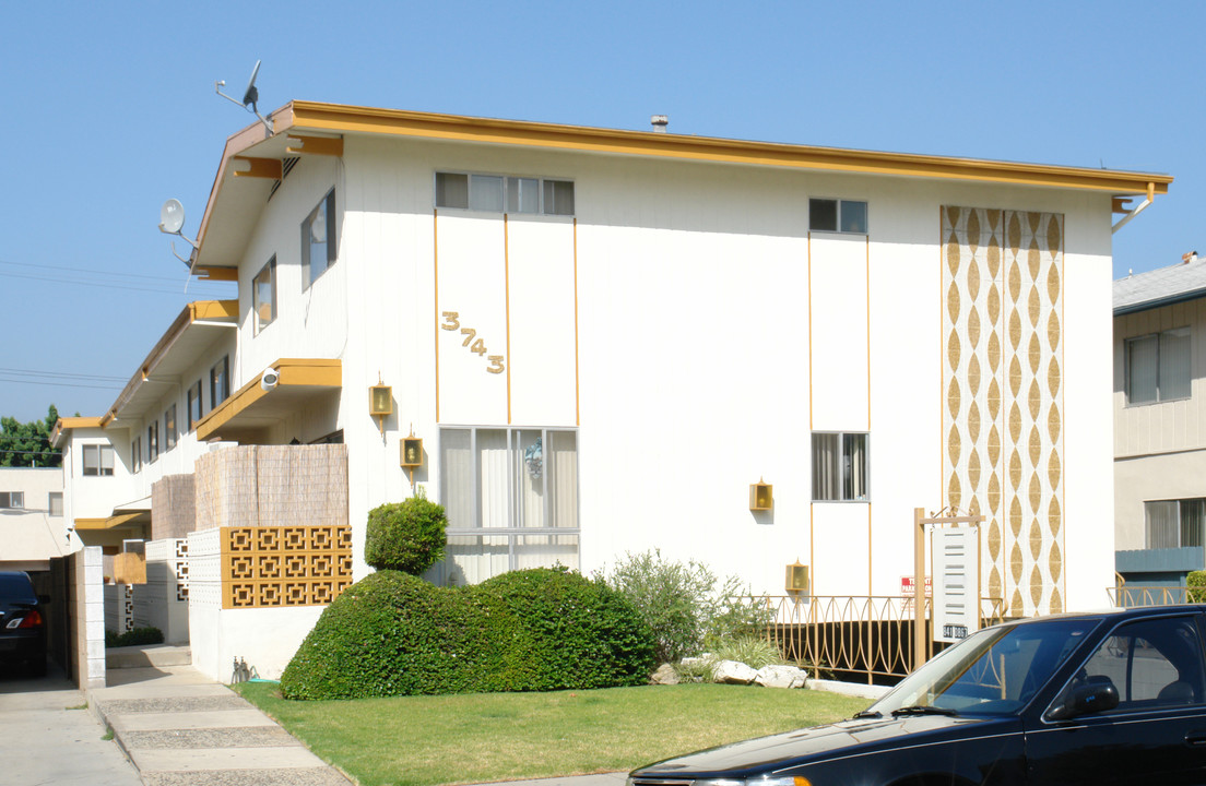 3743 Mentone Ave in Los Angeles, CA - Foto de edificio