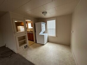 303 W Spruce St in Rawlins, WY - Building Photo - Building Photo