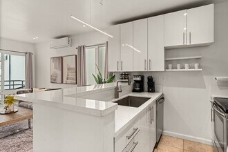 2207 Ocean Front Walk, Unit 4 in Venice, CA - Building Photo - Building Photo