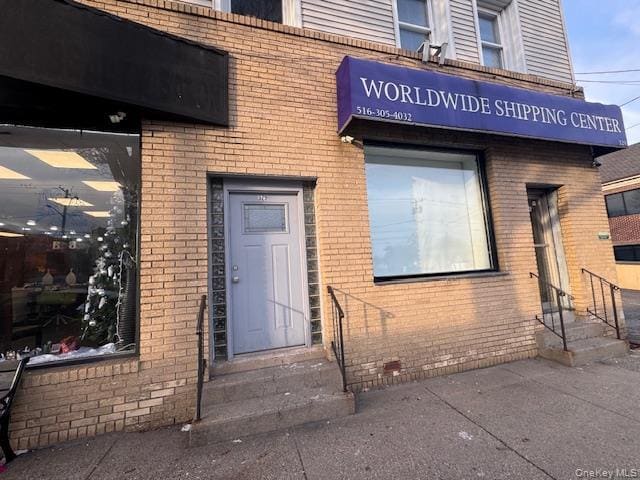 329 Jericho Tpke in Floral Park, NY - Building Photo - Building Photo