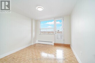 666 Spadina Ave. in Toronto, ON - Building Photo - Building Photo