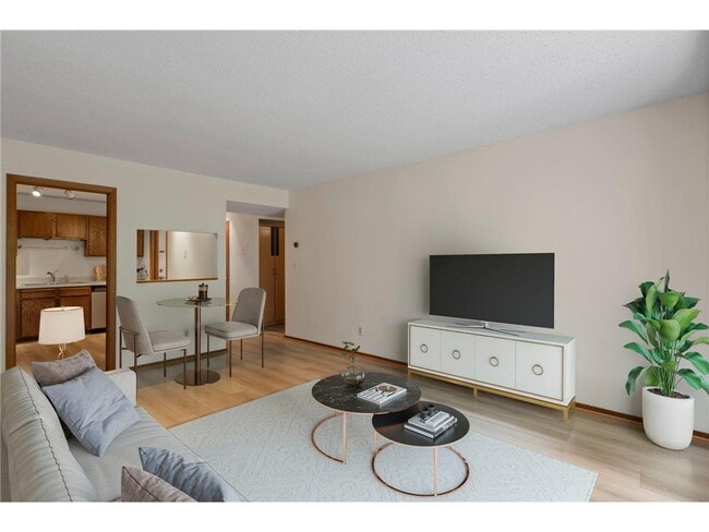 210 W Grant St in Minneapolis, MN - Building Photo - Building Photo