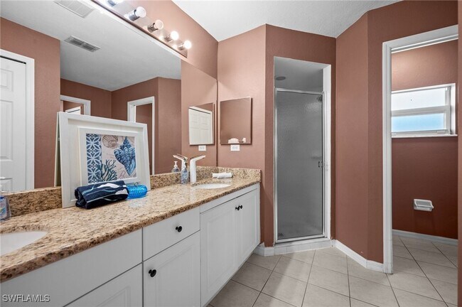 property at 1214 SW Santa Barbara Pl