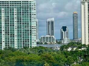 2851 NE 183rd St, Unit 1007 in Aventura, FL - Building Photo - Building Photo