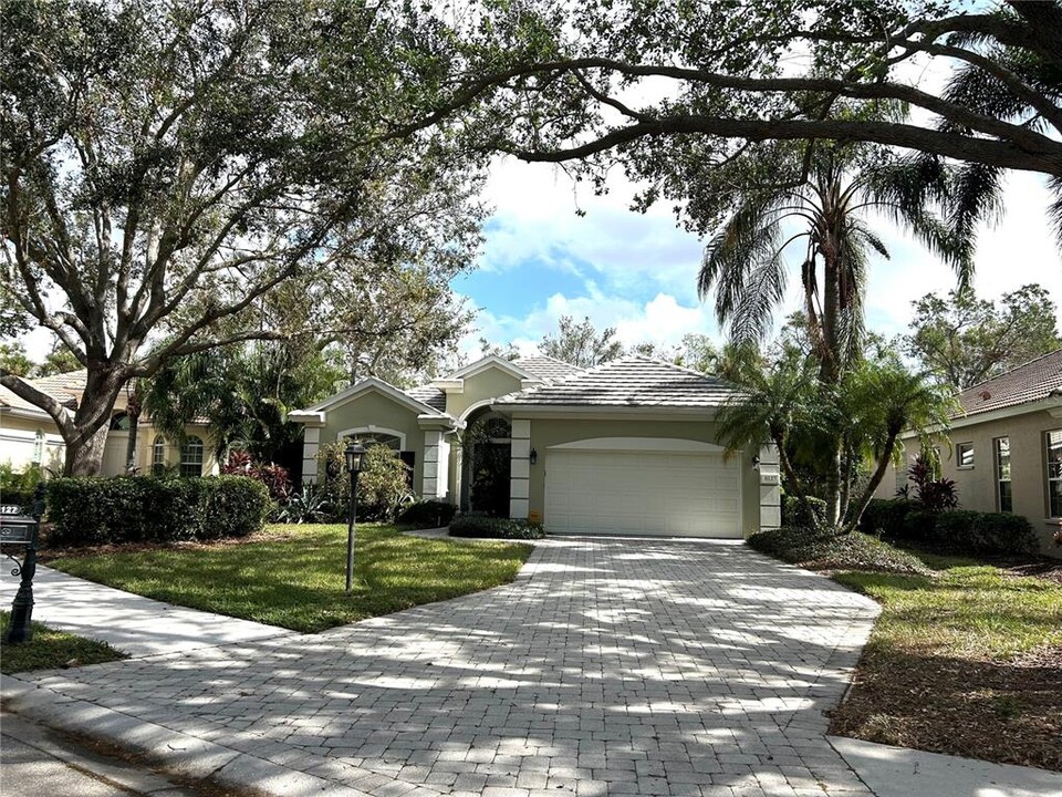 8127 Abingdon Ct in Bradenton, FL - Building Photo