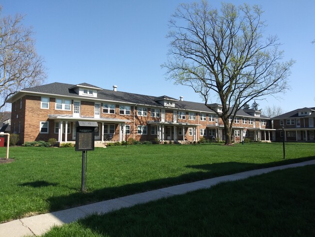 Washington Court Apartments in Indianapolis, IN - Building Photo - Building Photo