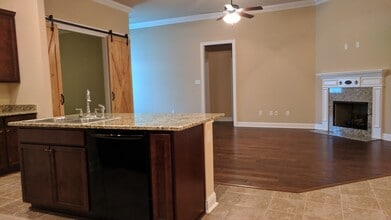 742 Red Pine Dr in Ponchatoula, LA - Building Photo - Building Photo