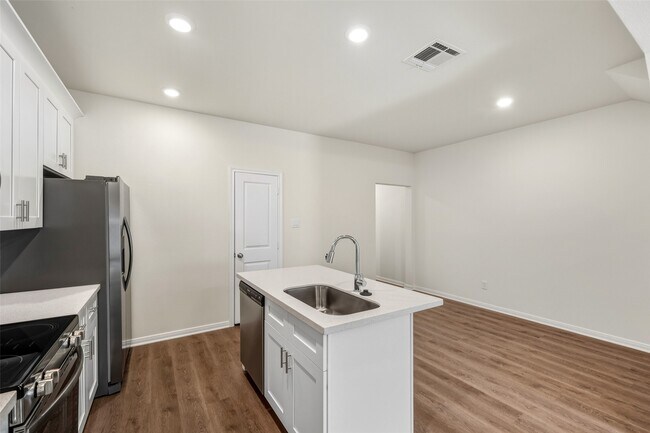 714 W Dallas St in Conroe, TX - Building Photo - Building Photo