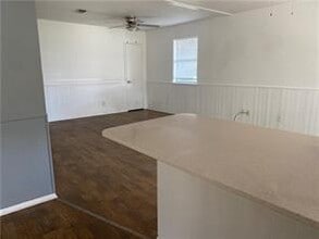 1001 W Haynie St in Llano, TX - Building Photo - Building Photo