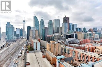 1-2111 Market St. in Toronto, ON - Building Photo - Building Photo