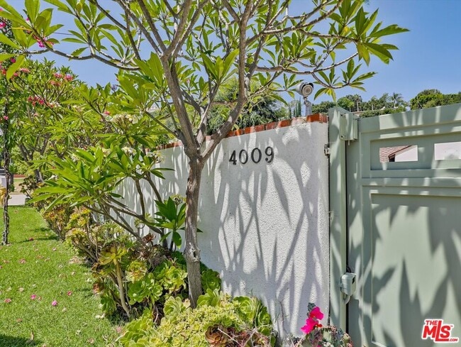 property at 4009 Beverly Glen Blvd