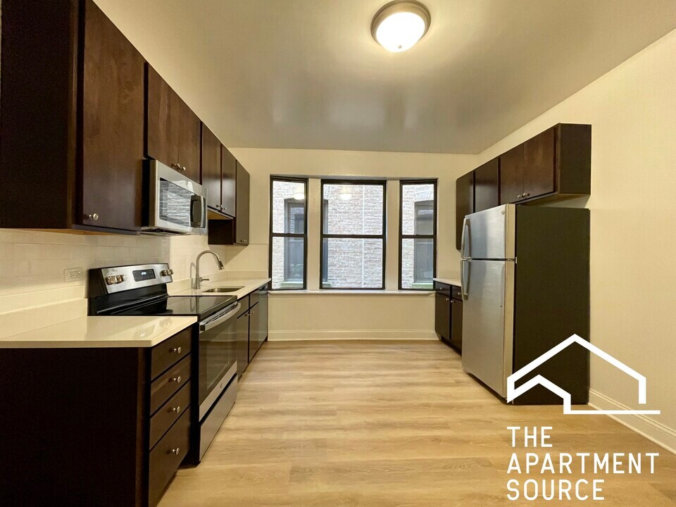 2323 N Kedzie Blvd in Chicago, IL - Building Photo