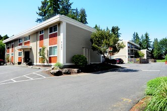 Arbor Villa Apartments in Edmonds, WA - Foto de edificio - Building Photo