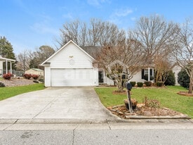1619 Ammons Dr N in Clemmons, NC - Building Photo
