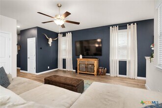 2043 Cowan Dr in New Braunfels, TX - Building Photo - Building Photo