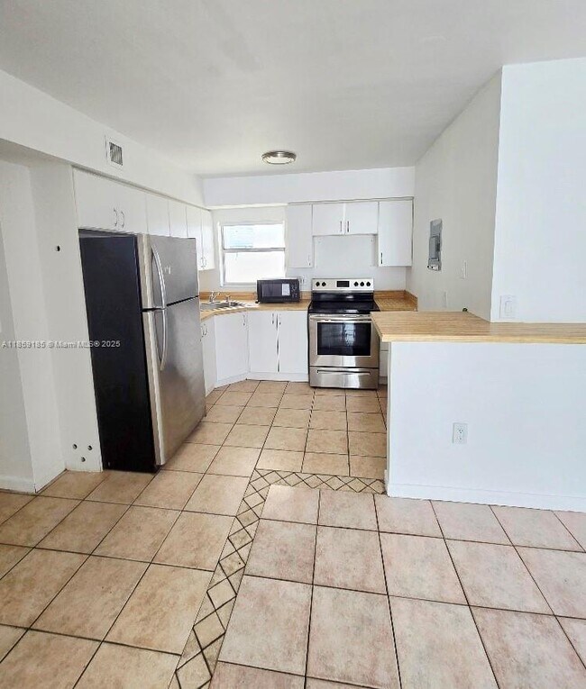 609 Euclid Ave in Miami Beach, FL - Building Photo - Building Photo