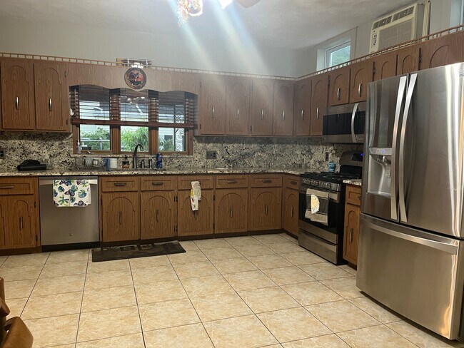 21 Lincoln St in Somerville, MA - Building Photo - Building Photo