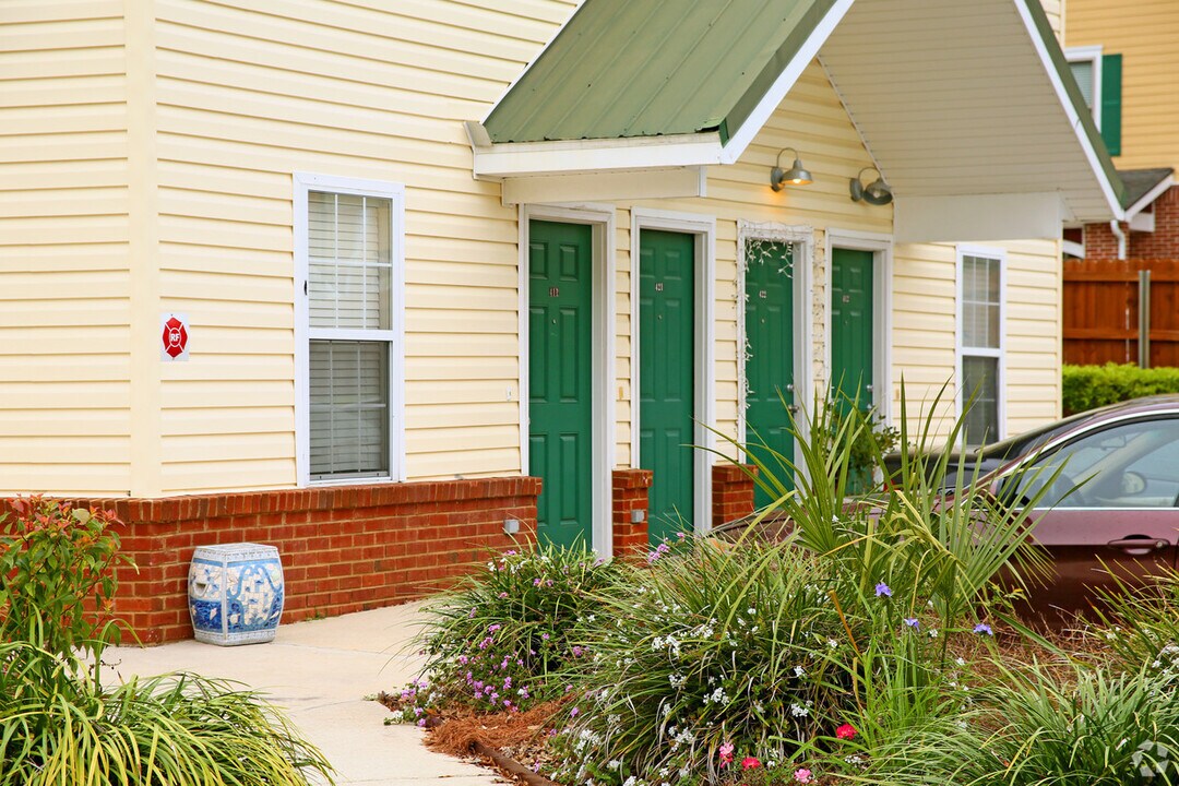 990 W Brevard St, Unit 111 in Tallahassee, FL - Building Photo