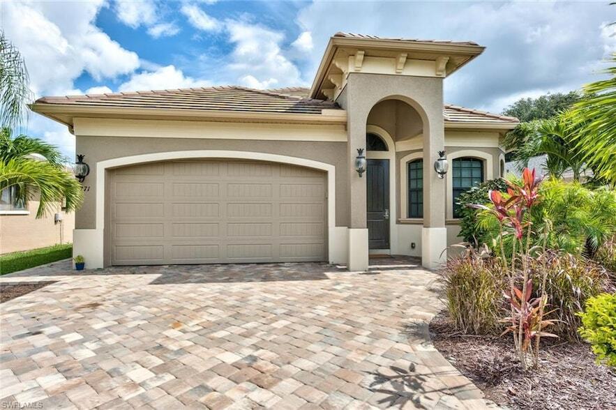 771 102nd Ave N in Naples, FL - Building Photo