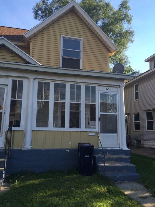 52 W 16th St in Holland, MI - Building Photo