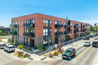 Broad + Main on 7th in Marion, IA - Foto de edificio - Building Photo