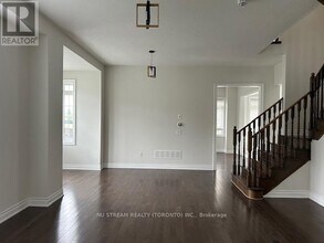 30 Baleberry Cres in East Gwillimbury, ON - Building Photo - Building Photo