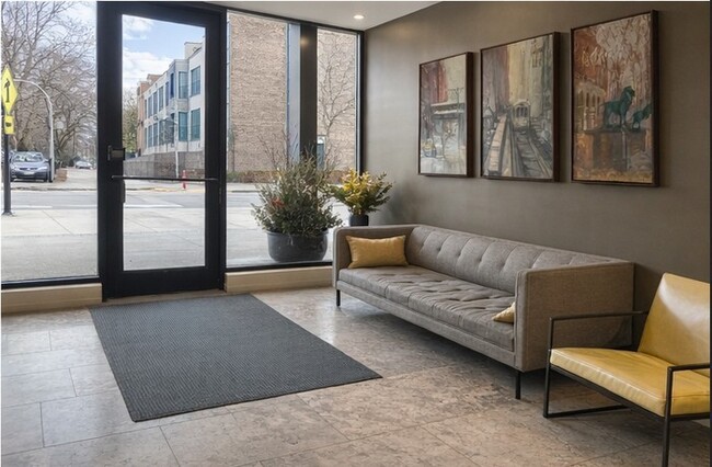 3232 N Halsted St in Chicago, IL - Building Photo - Building Photo