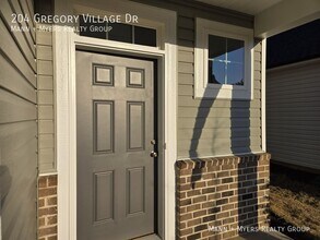 204 Gregory Vlg Dr in Lillington, NC - Building Photo - Building Photo