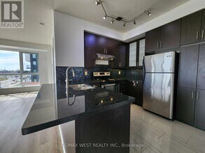 1 Upper Duke Crescent in Markham, ON - Building Photo - Building Photo