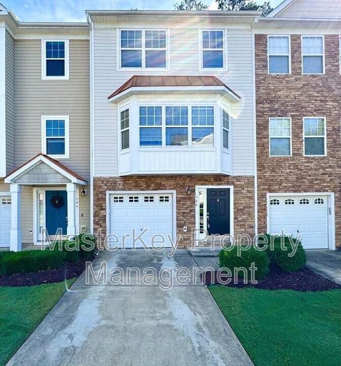 144 Darley Dale Loop in Apex, NC - Foto de edificio