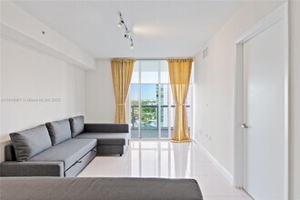 1871 NW S River Dr in Miami, FL - Building Photo - Building Photo