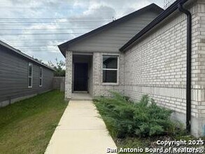 4922 Via Sonoma Trail in Converse, TX - Building Photo - Building Photo