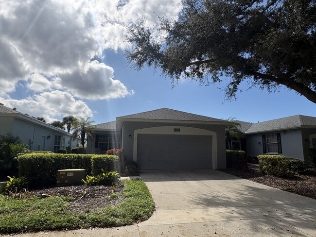 322 Greenwood Lake Dr in Venice, FL - Building Photo - Building Photo
