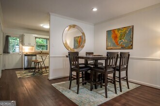 210 E Cloverhurst Ave in Athens, GA - Building Photo - Building Photo