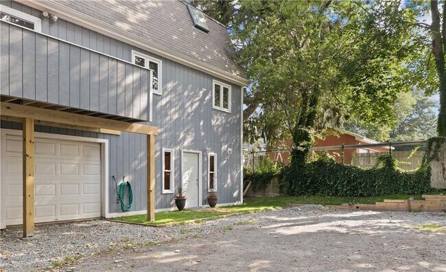 5-25 Channing St in Newport, RI - Foto de edificio - Building Photo