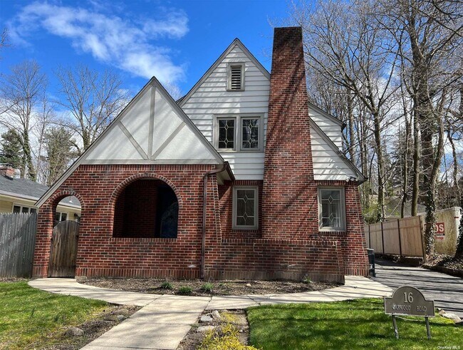 property at 16 Oakwood Rd