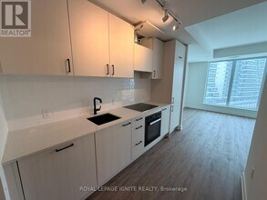 1 Quarrington Lane in North York, ON - Building Photo - Building Photo