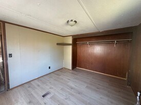 450 Harmon Ln in Opelousas, LA - Building Photo