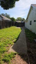 7613 Luzern Way in Antelope, CA - Building Photo