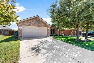 3504 Northpointe Drive in Denton, TX - Building Photo - Building Photo